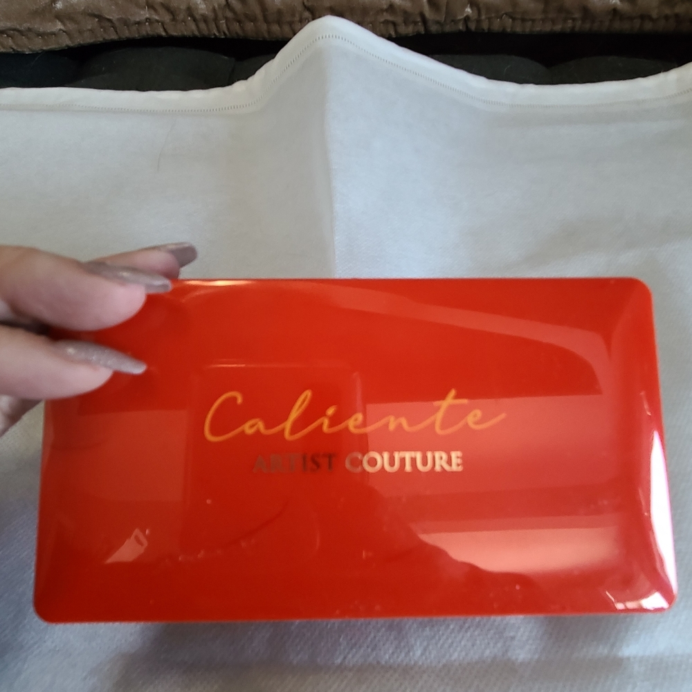 Caliente artist couture